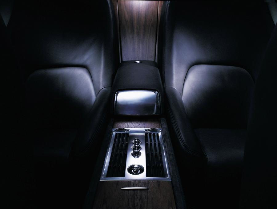 Jaguar Concept Eight 2004 года  (фото 10 из 65)